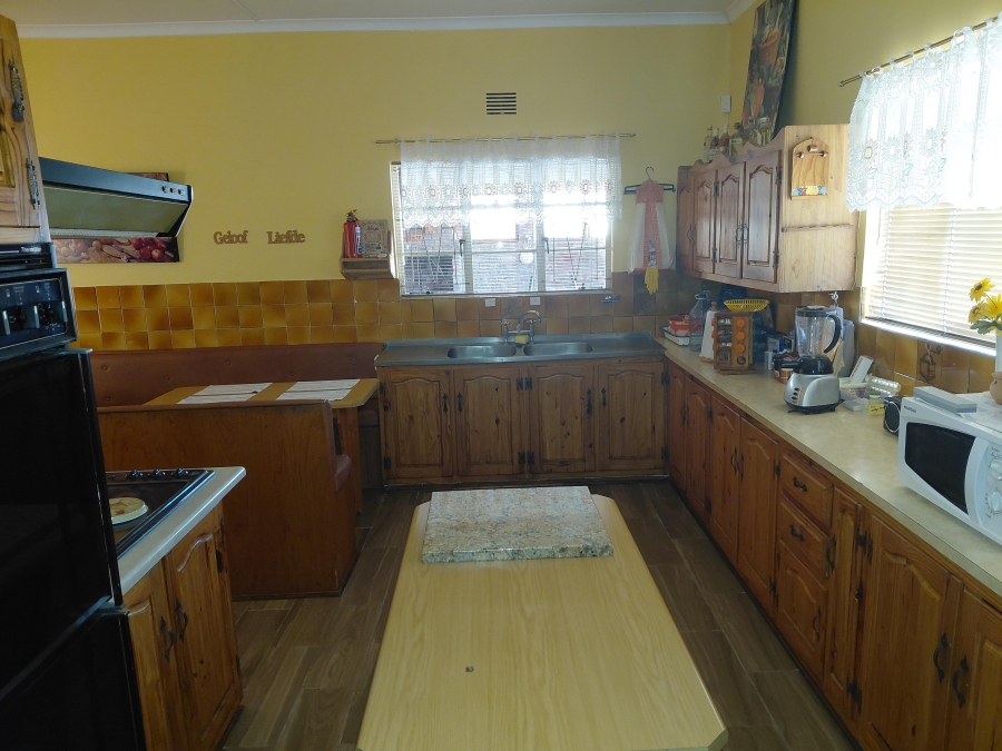 4 Bedroom Property for Sale in Despatch Central Eastern Cape
